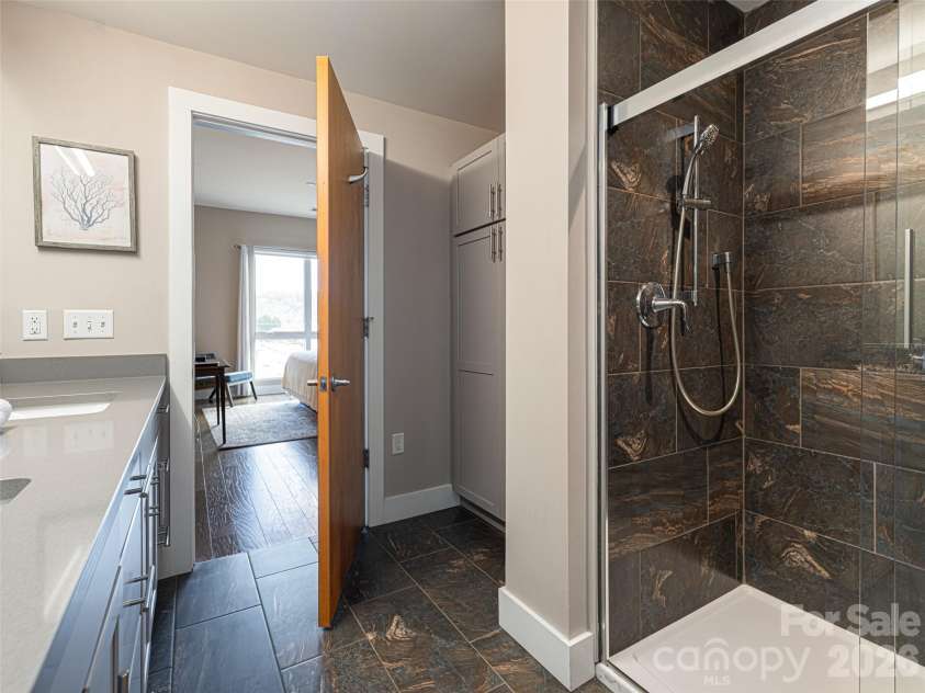 45 Asheland Avenue, Asheville, NC 28801.  MLS# CAR4342608, YatesRealty ID 64. 