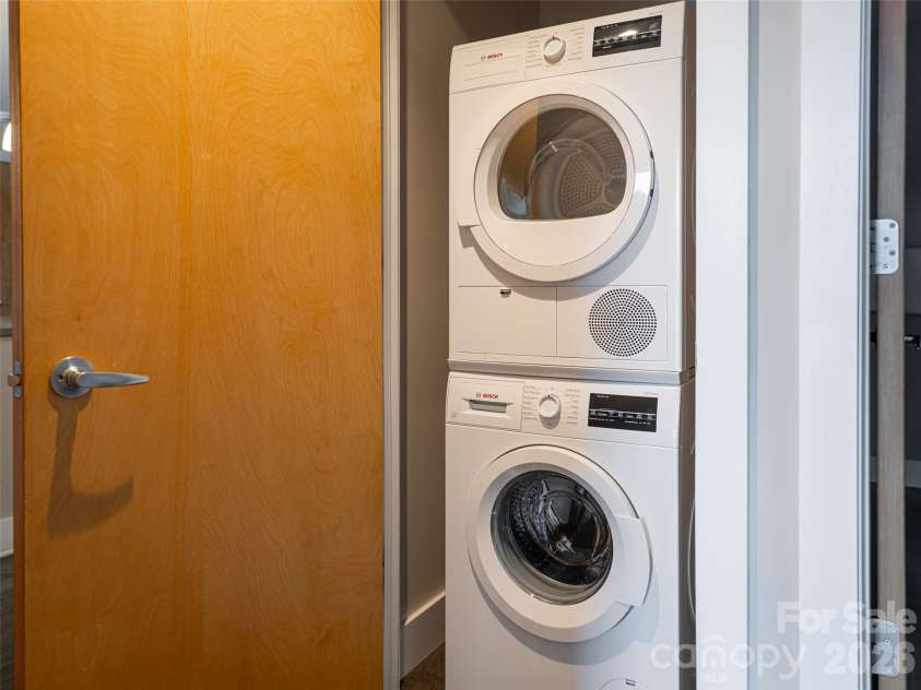 45 Asheland Avenue, Asheville, NC 28801.  MLS# CAR4342608, YatesRealty ID 64. 