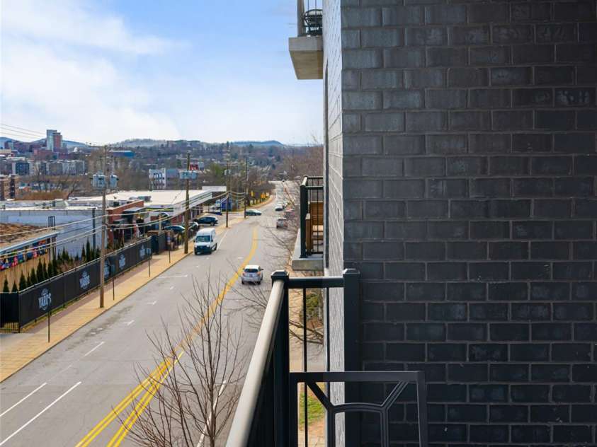 45 Asheland Avenue, Asheville, NC 28801.  MLS# CAR4342608, YatesRealty ID 64. 