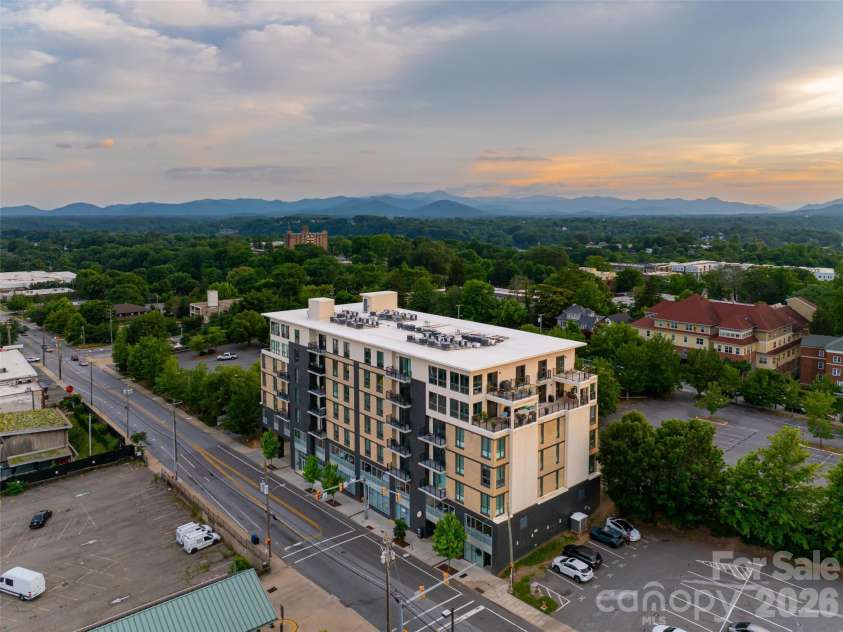 45 Asheland Avenue, Asheville, NC 28801.  MLS# CAR4342608, YatesRealty ID 64. 