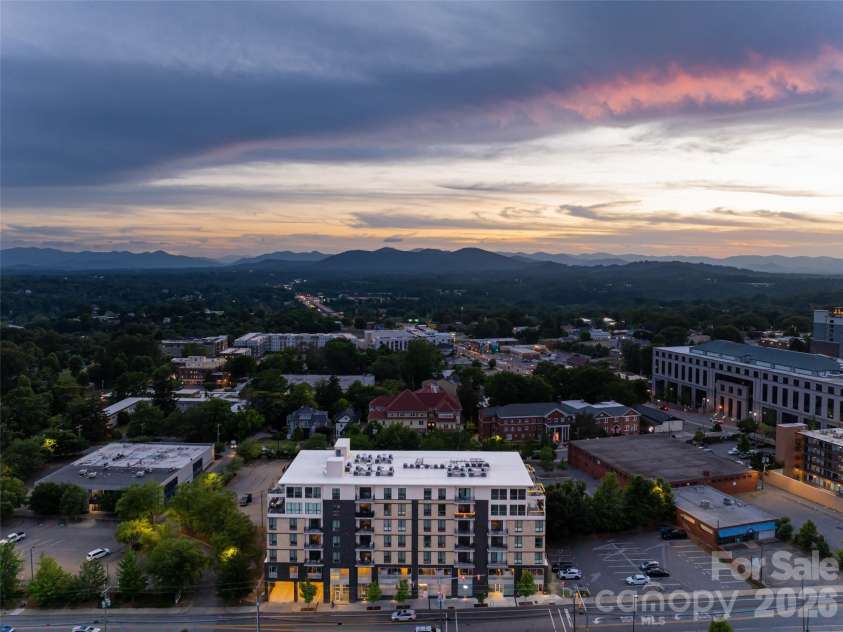 45 Asheland Avenue, Asheville, NC 28801.  MLS# CAR4342608, YatesRealty ID 64. 