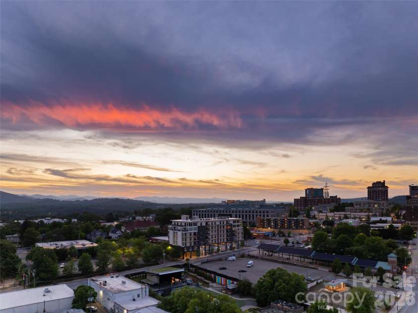 45 Asheland Avenue, Asheville, NC 28801.  MLS# CAR4342608, YatesRealty ID 64. 