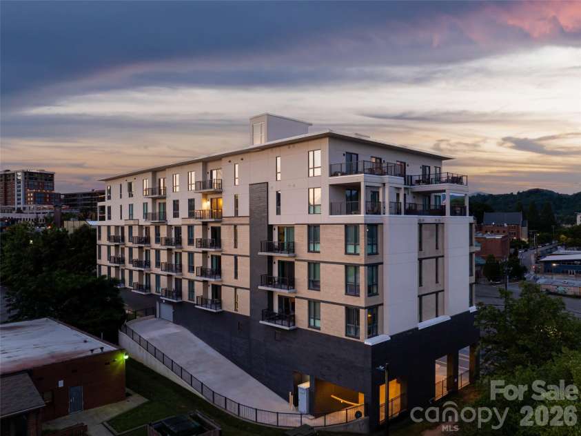 45 Asheland Avenue, Asheville, NC 28801.  MLS# CAR4342608, YatesRealty ID 64. 