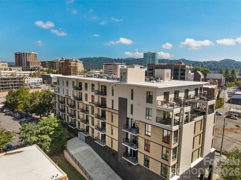 45 Asheland Avenue, Asheville, NC 28801.  MLS# CAR4417064, YatesRealty ID 64. 