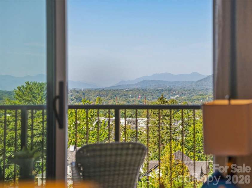 45 Asheland Avenue, Asheville, NC 28801.  MLS# CAR4417064, YatesRealty ID 64. 