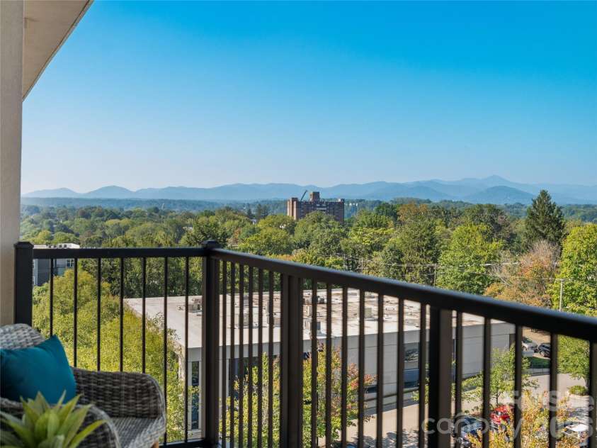 45 Asheland Avenue, Asheville, NC 28801.  MLS# CAR4417064, YatesRealty ID 64. 
