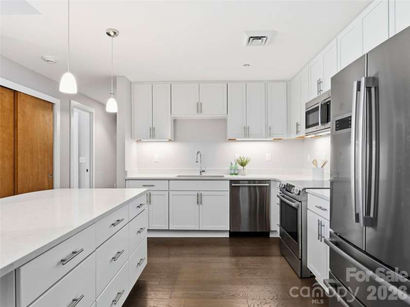 45 Asheland Avenue, Asheville, NC 28801.  MLS# CAR4417064, YatesRealty ID 64. 
