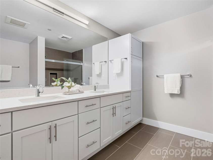 45 Asheland Avenue, Asheville, NC 28801.  MLS# CAR4417064, YatesRealty ID 64. 