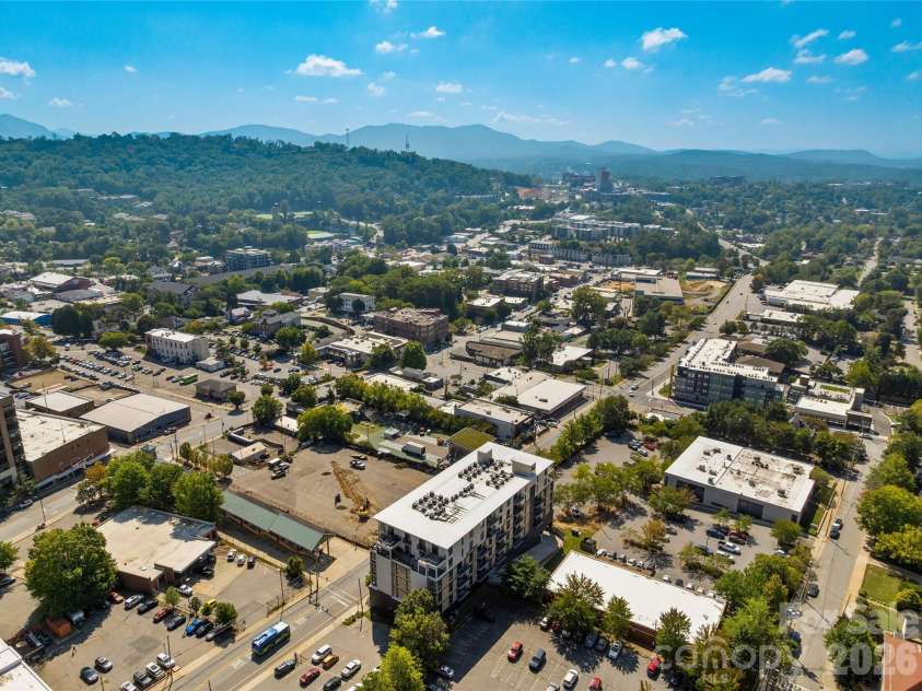 45 Asheland Avenue, Asheville, NC 28801.  MLS# CAR4417064, YatesRealty ID 64. 