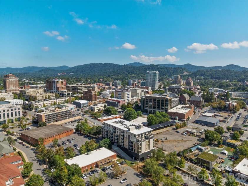 45 Asheland Avenue, Asheville, NC 28801.  MLS# CAR4417064, YatesRealty ID 64. 