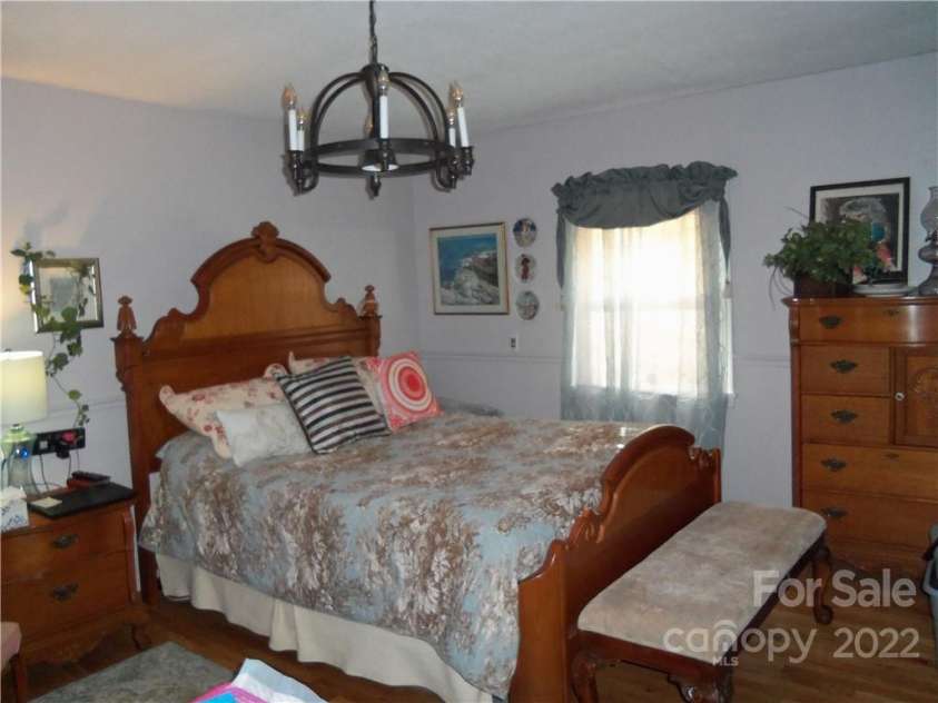 675 Harris Street, Spruce Pine, NC 28777.  MLS# CAR3880075, YatesRealty ID 640. 