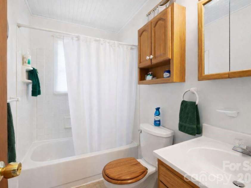 509 High Top Drive, Fletcher, NC 28732.  MLS# CAR4355898, YatesRealty ID 6401. 