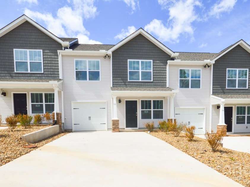 52 Cain Hollow Way, Asheville, NC 28806.  MLS# CAR4245557, YatesRealty ID 6401. 