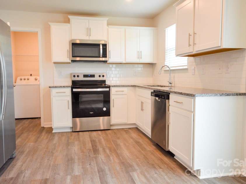52 Cain Hollow Way, Asheville, NC 28806.  MLS# CAR4245557, YatesRealty ID 6401. 