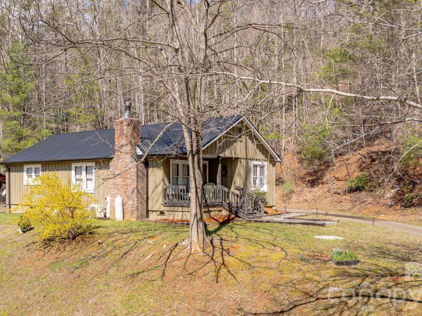 2202 NC 226A Highway, Marion, NC 28752.  MLS# CAR4358690, YatesRealty ID 6402. 