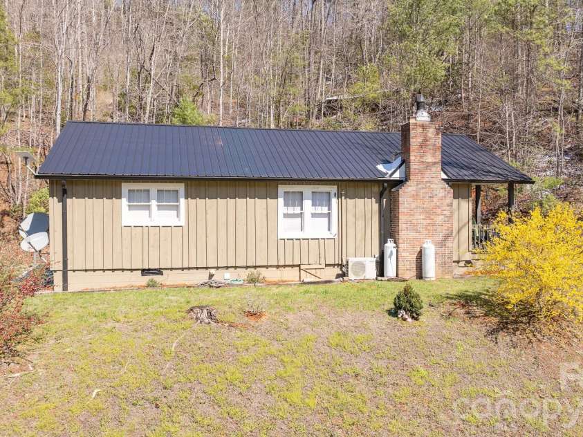 2202 NC 226A Highway, Marion, NC 28752.  MLS# CAR4358690, YatesRealty ID 6402. 