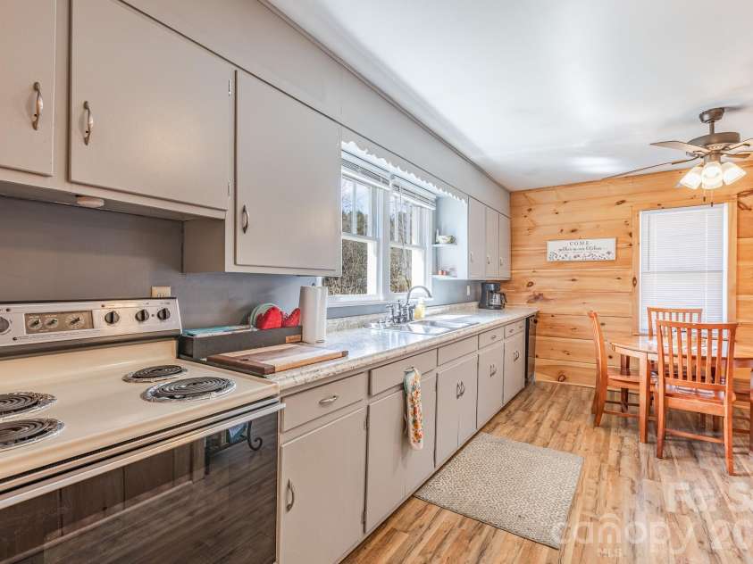 2202 NC 226A Highway, Marion, NC 28752.  MLS# CAR4358690, YatesRealty ID 6402. Kitchen