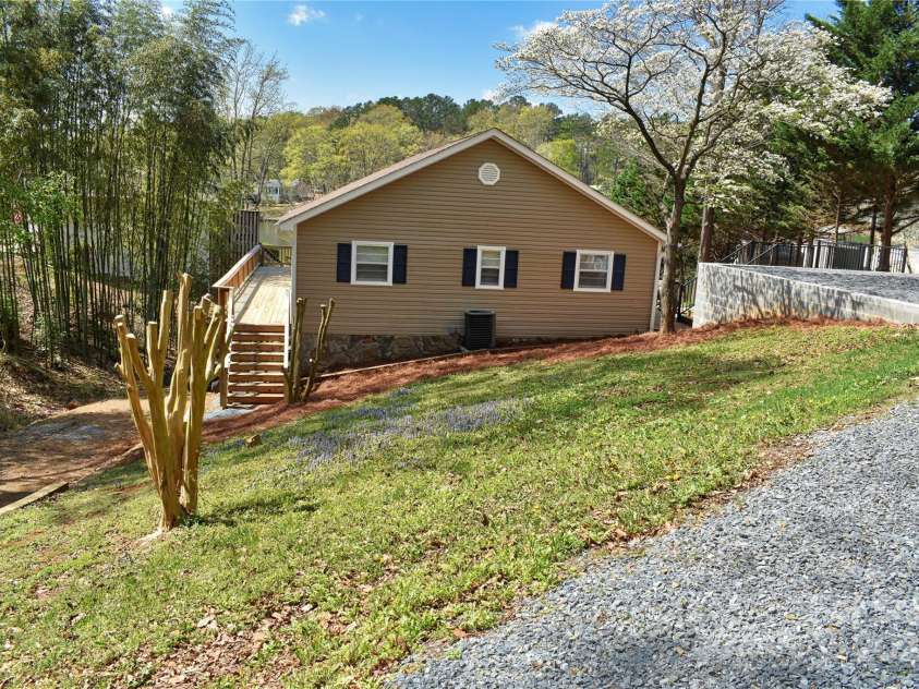 458 Pinehaven Drive, Badin Lake, NC 28127.  MLS# CAR4242649, YatesRealty ID 6402. 