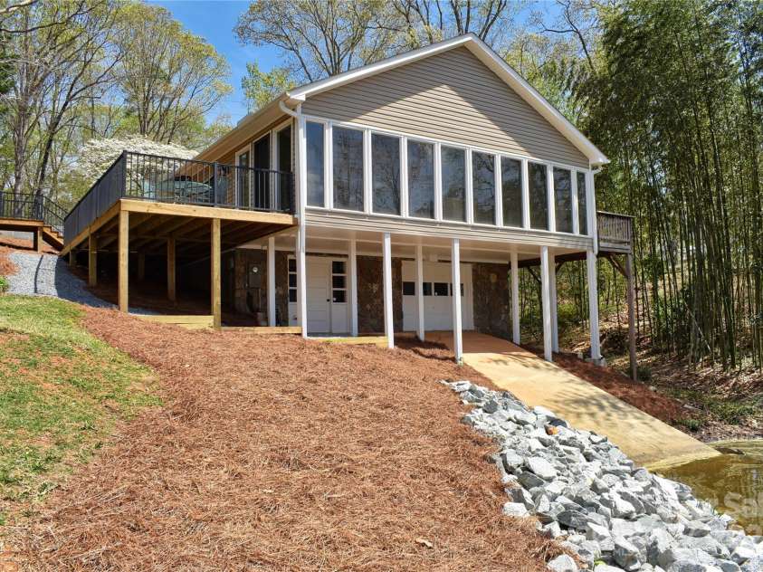 458 Pinehaven Drive, Badin Lake, NC 28127.  MLS# CAR4242649, YatesRealty ID 6402. 