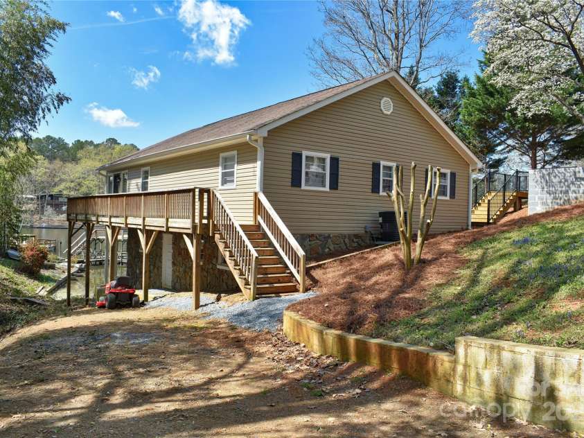 458 Pinehaven Drive, Badin Lake, NC 28127.  MLS# CAR4242649, YatesRealty ID 6402. 