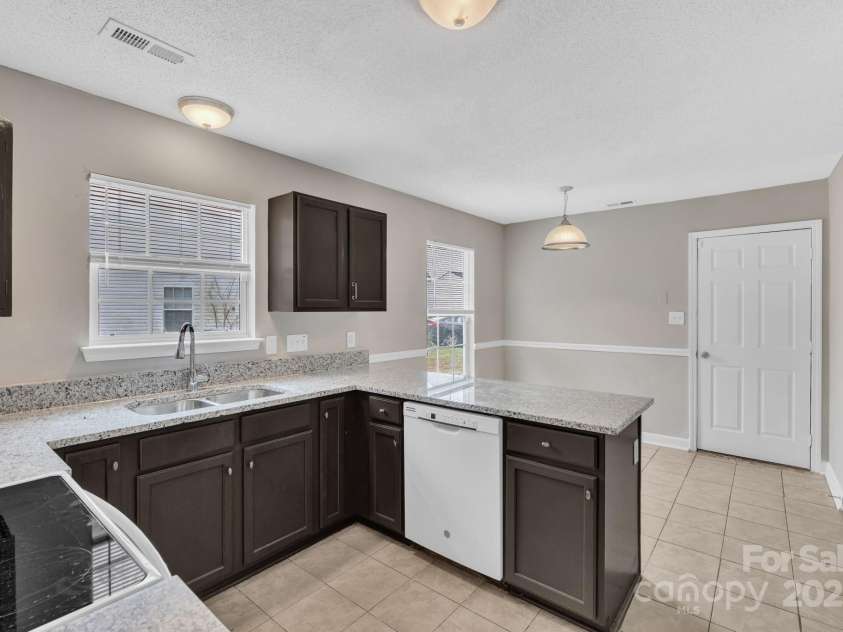 8702 Wood Sorrel Court, Matthews, NC 28105.  MLS# CAR4210480, YatesRealty ID 6403. 