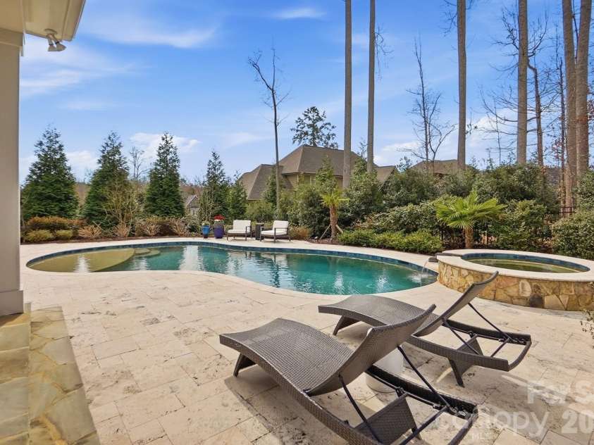 13124 Davidson Park Drive, Davidson, NC 28036.  MLS# CAR4356730, YatesRealty ID 6406. 