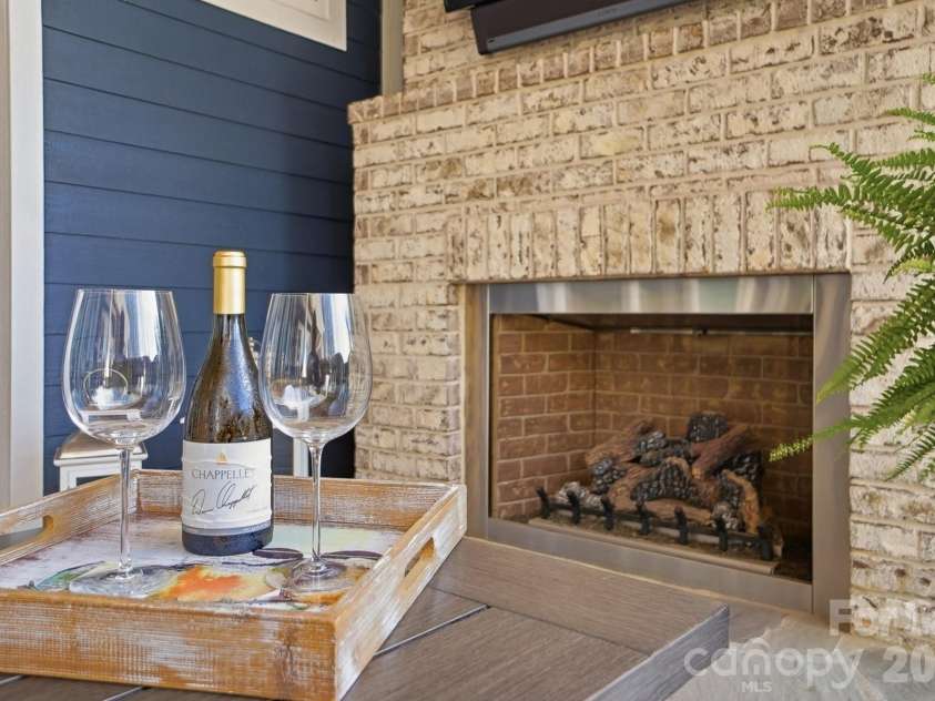 13124 Davidson Park Drive, Davidson, NC 28036.  MLS# CAR4356730, YatesRealty ID 6406. 