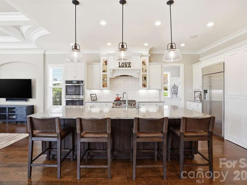 13124 Davidson Park Drive, Davidson, NC 28036.  MLS# CAR4356730, YatesRealty ID 6406. 