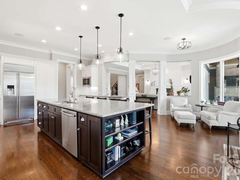 13124 Davidson Park Drive, Davidson, NC 28036.  MLS# CAR4356730, YatesRealty ID 6406. 