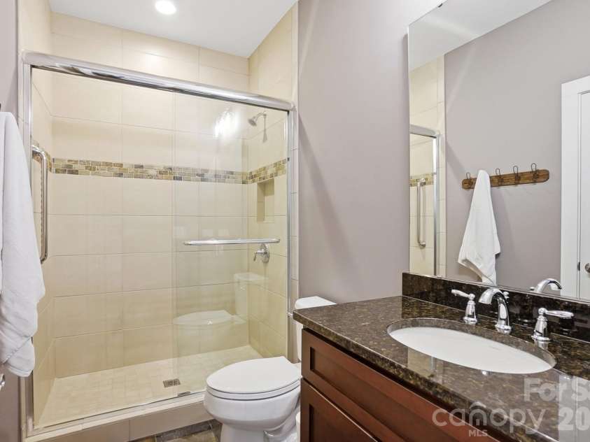 13124 Davidson Park Drive, Davidson, NC 28036.  MLS# CAR4356730, YatesRealty ID 6406. 