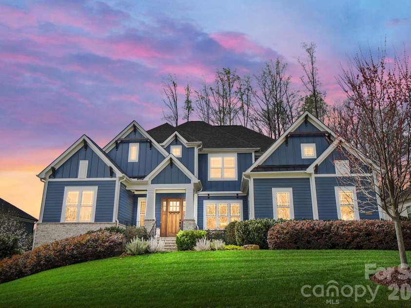 13124 Davidson Park Drive, Davidson, NC 28036.  MLS# CAR4356730, YatesRealty ID 6406. 