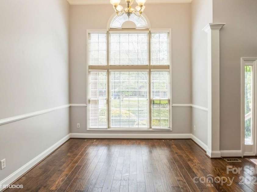 122 Woodstork Cove Road, Mooresville, NC 28117.  MLS# CAR4237078, YatesRealty ID 6407. Dining area