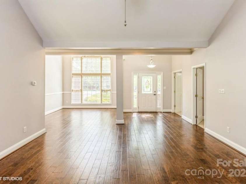 122 Woodstork Cove Road, Mooresville, NC 28117.  MLS# CAR4237078, YatesRealty ID 6407. Living room/dining area