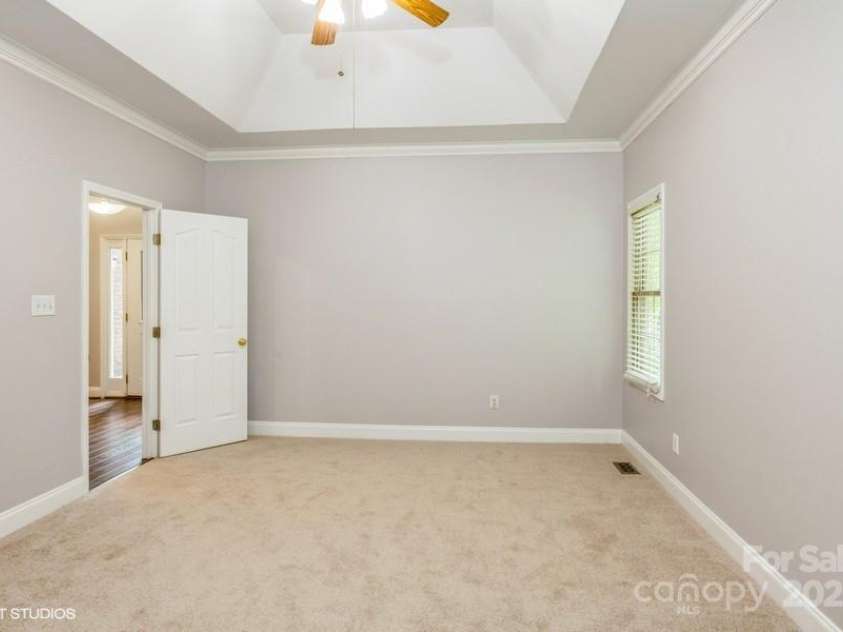 122 Woodstork Cove Road, Mooresville, NC 28117.  MLS# CAR4237078, YatesRealty ID 6407. Primary bedroom
