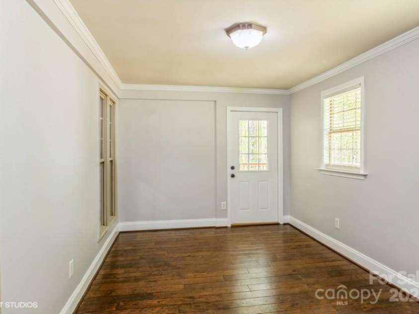 122 Woodstork Cove Road, Mooresville, NC 28117.  MLS# CAR4301196, YatesRealty ID 6407. Sunroom