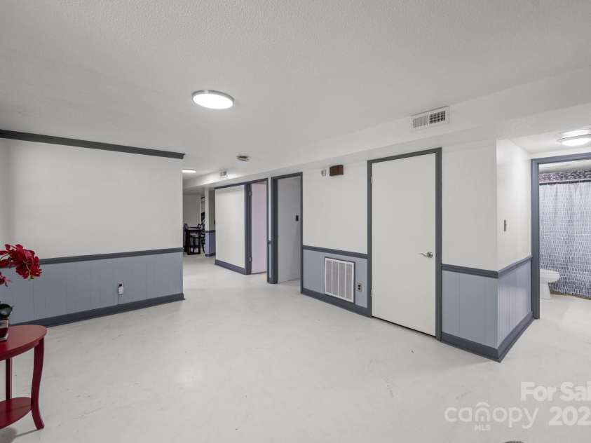 118 Lakewood Drive, Kings Mountain, NC 28086.  MLS# CAR4241984, YatesRealty ID 6408. 