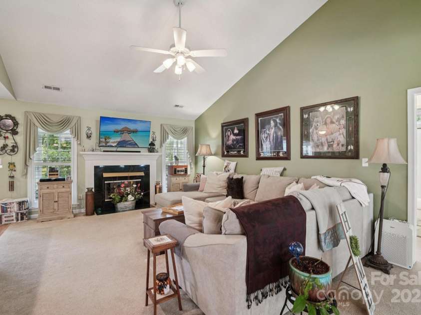 133 Stonehollow Road, Fletcher, NC 28732.  MLS# CAR4242781, YatesRealty ID 6408. 