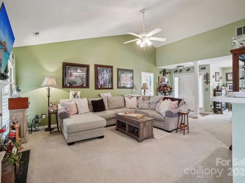 133 Stonehollow Road, Fletcher, NC 28732.  MLS# CAR4242781, YatesRealty ID 6408. 