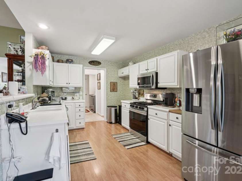 133 Stonehollow Road, Fletcher, NC 28732.  MLS# CAR4242781, YatesRealty ID 6408. 