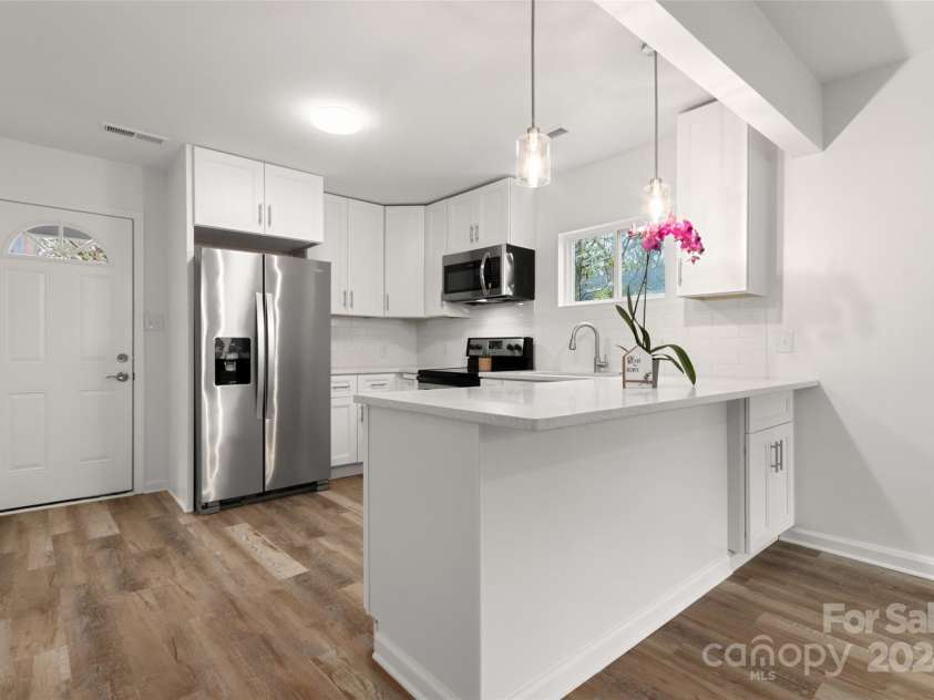 647 Simpson Street, Rock Hill, SC 29730.  MLS# CAR4199240, YatesRealty ID 641. 