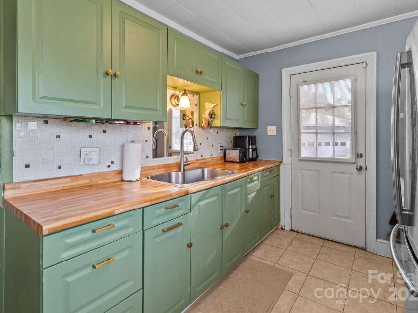 120 Moyle Avenue, Salisbury, NC 28146.  MLS# CAR4217634, YatesRealty ID 6410. 