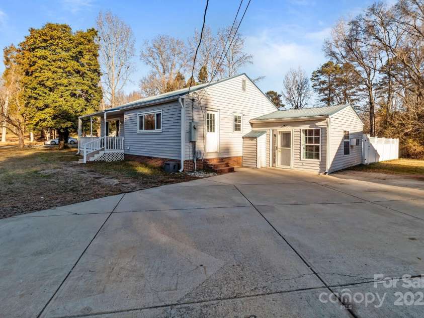 120 Moyle Avenue, Salisbury, NC 28146.  MLS# CAR4217634, YatesRealty ID 6410. 