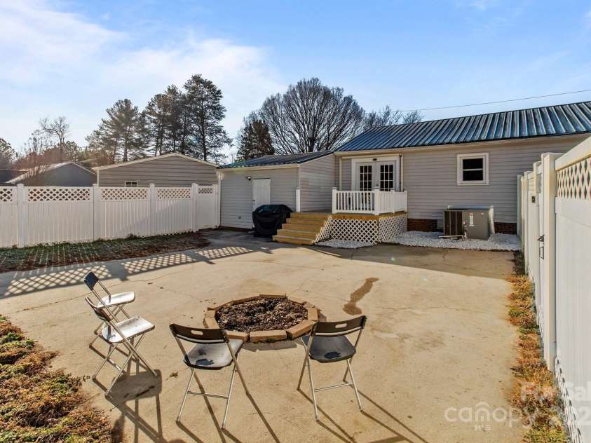 120 Moyle Avenue, Salisbury, NC 28146.  MLS# CAR4217634, YatesRealty ID 6410. 