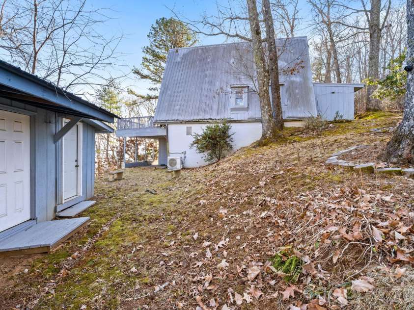 889 Big Ridge Road, Franklin, NC 28734.  MLS# CAR4357539, YatesRealty ID 6410. 