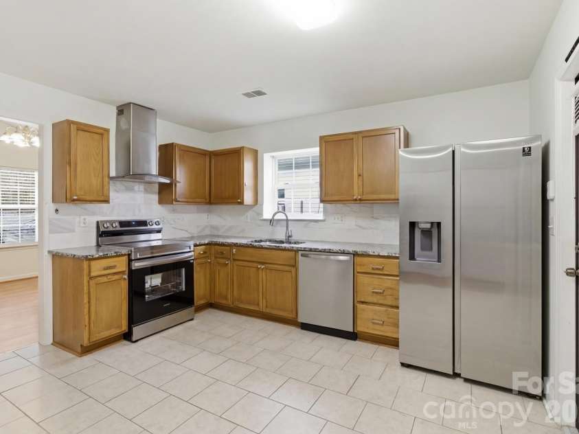 2126 Downing Street, Charlotte, NC 28205.  MLS# CAR4338705, YatesRealty ID 6411. Kitchen