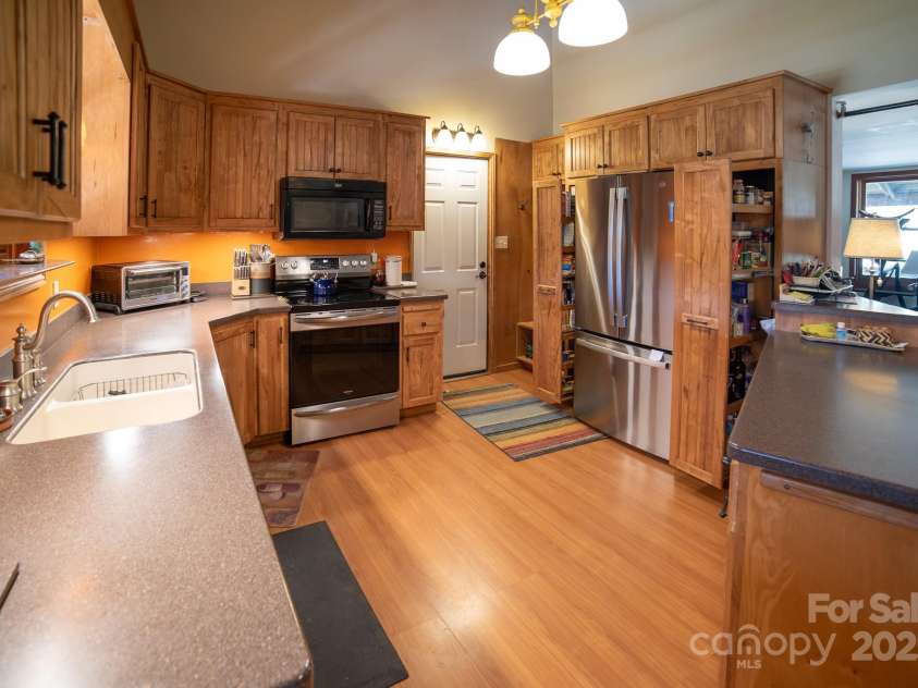 525 Patton Valley Drive, Nebo, NC 28761.  MLS# CAR4246810, YatesRealty ID 6411. 