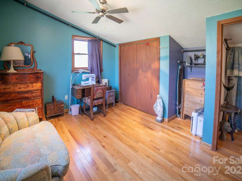 525 Patton Valley Drive, Nebo, NC 28761.  MLS# CAR4246810, YatesRealty ID 6411. 