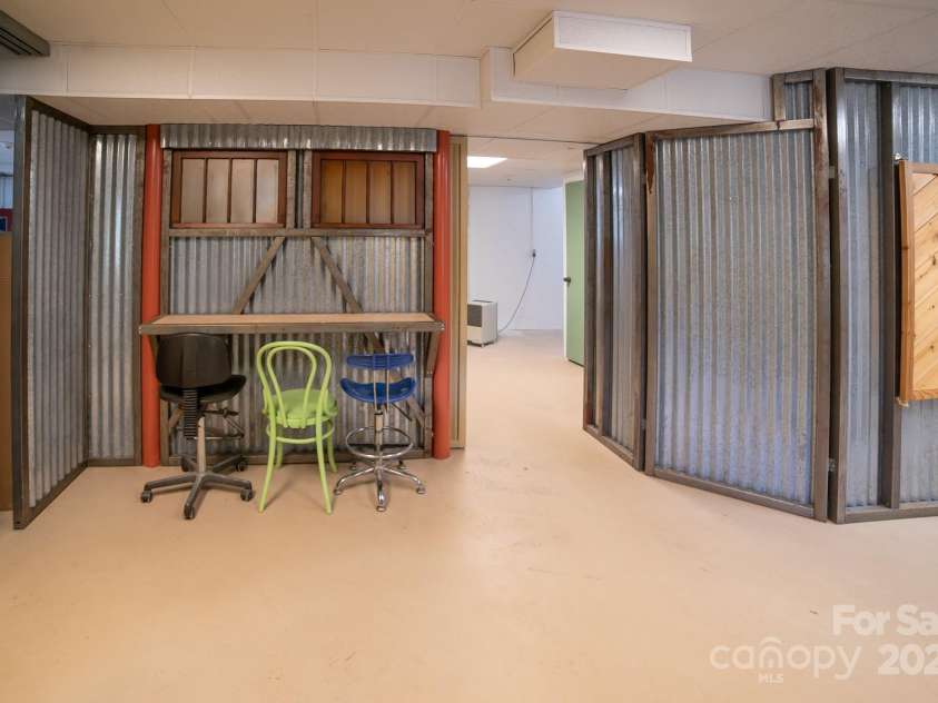 525 Patton Valley Drive, Nebo, NC 28761.  MLS# CAR4246810, YatesRealty ID 6411. 