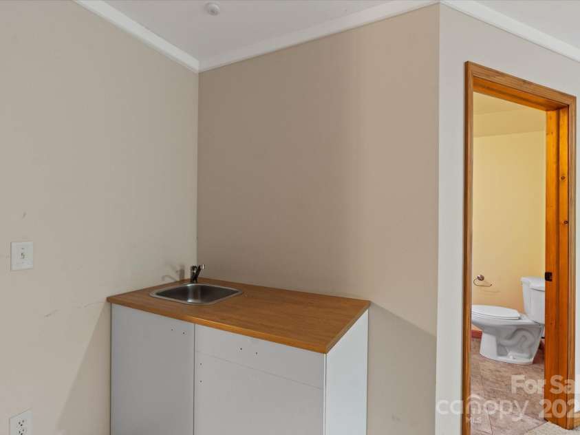 1753 Saddle Creek Road, Morganton, NC 28655.  MLS# CAR4226245, YatesRealty ID 6412. 