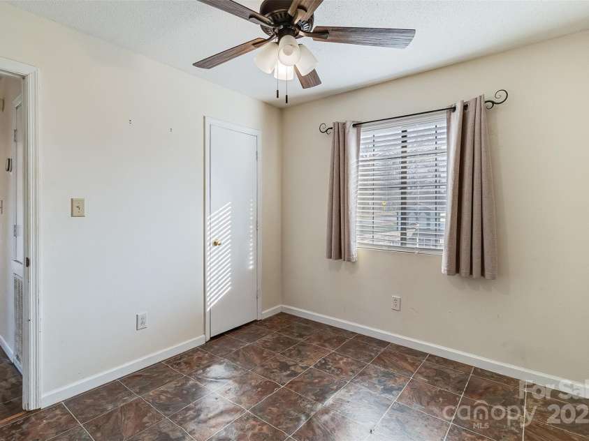 90 2nd Street, Catawba, NC 28609.  MLS# CAR4333230, YatesRealty ID 6414. 
